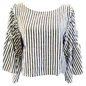 Ruffled sleeve crop top